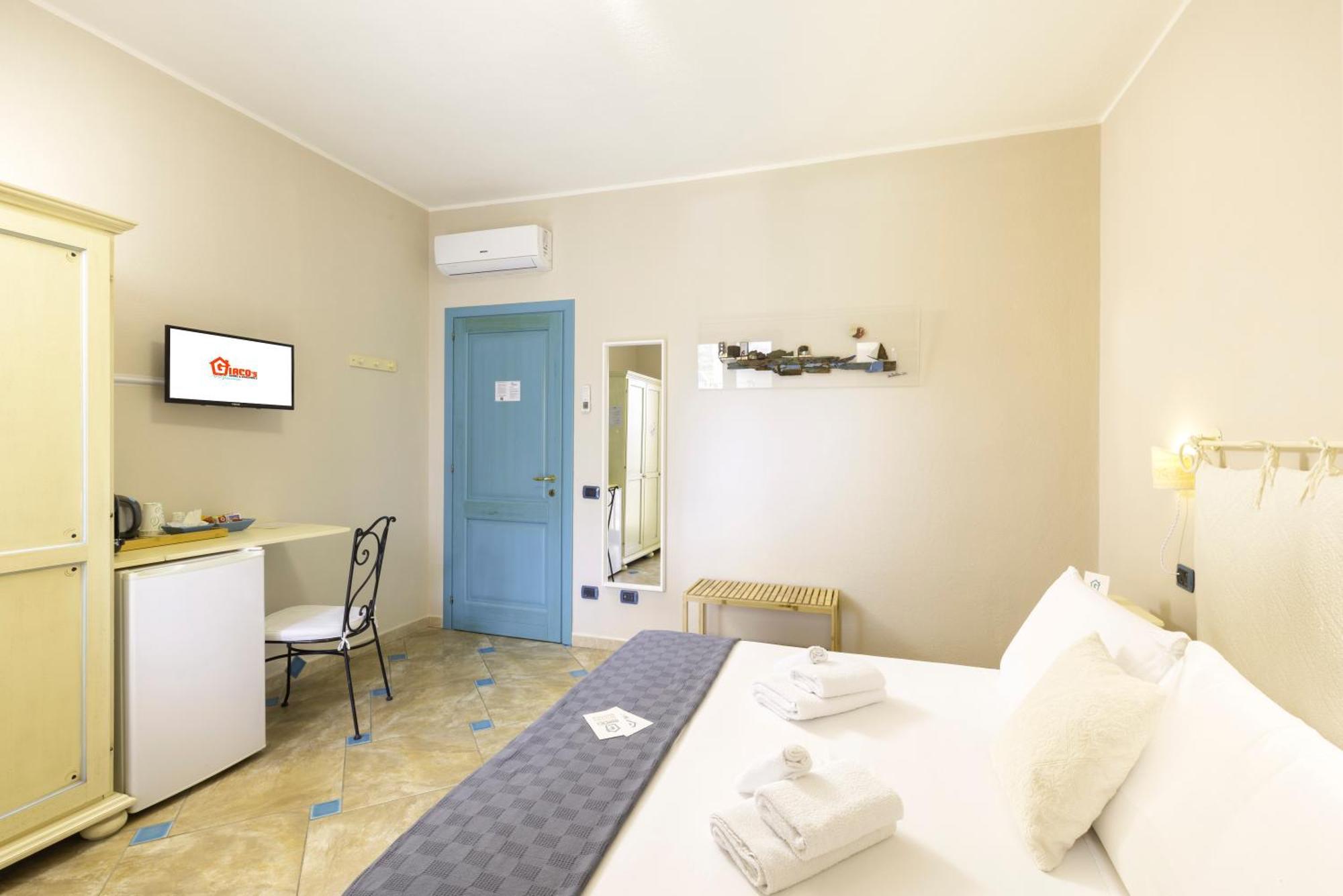 Giaco'S Rooms Villasimius Exterior foto